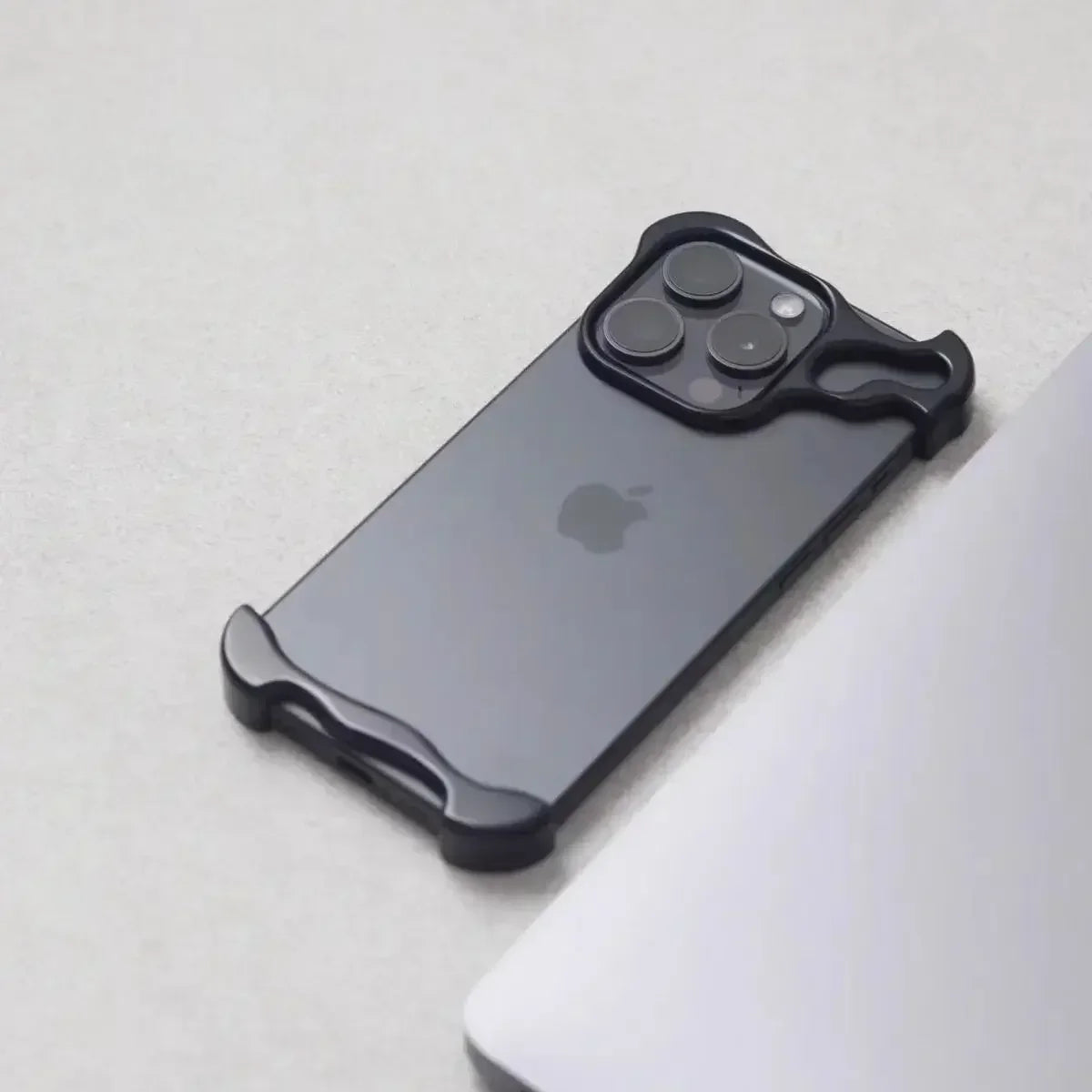 Coque iPhone 12 en alliage de zinc