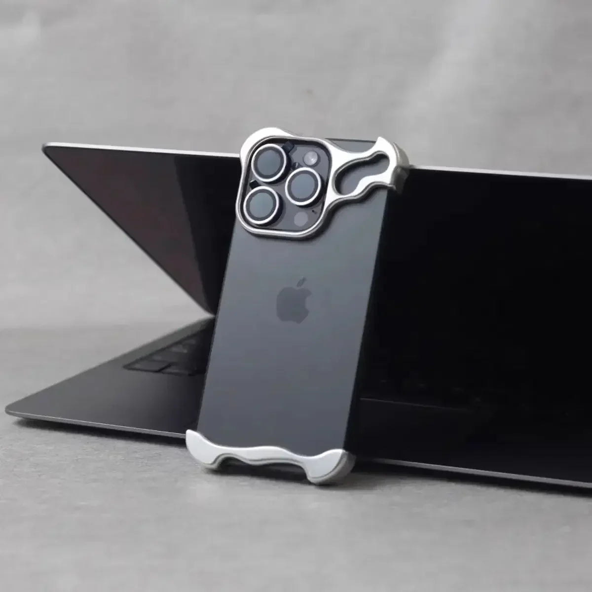 Coque iPhone 12 en alliage de zinc