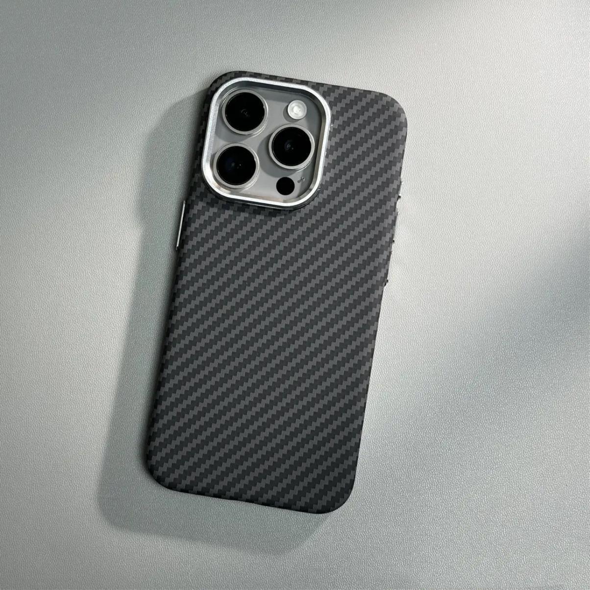 coque iPhone carbone