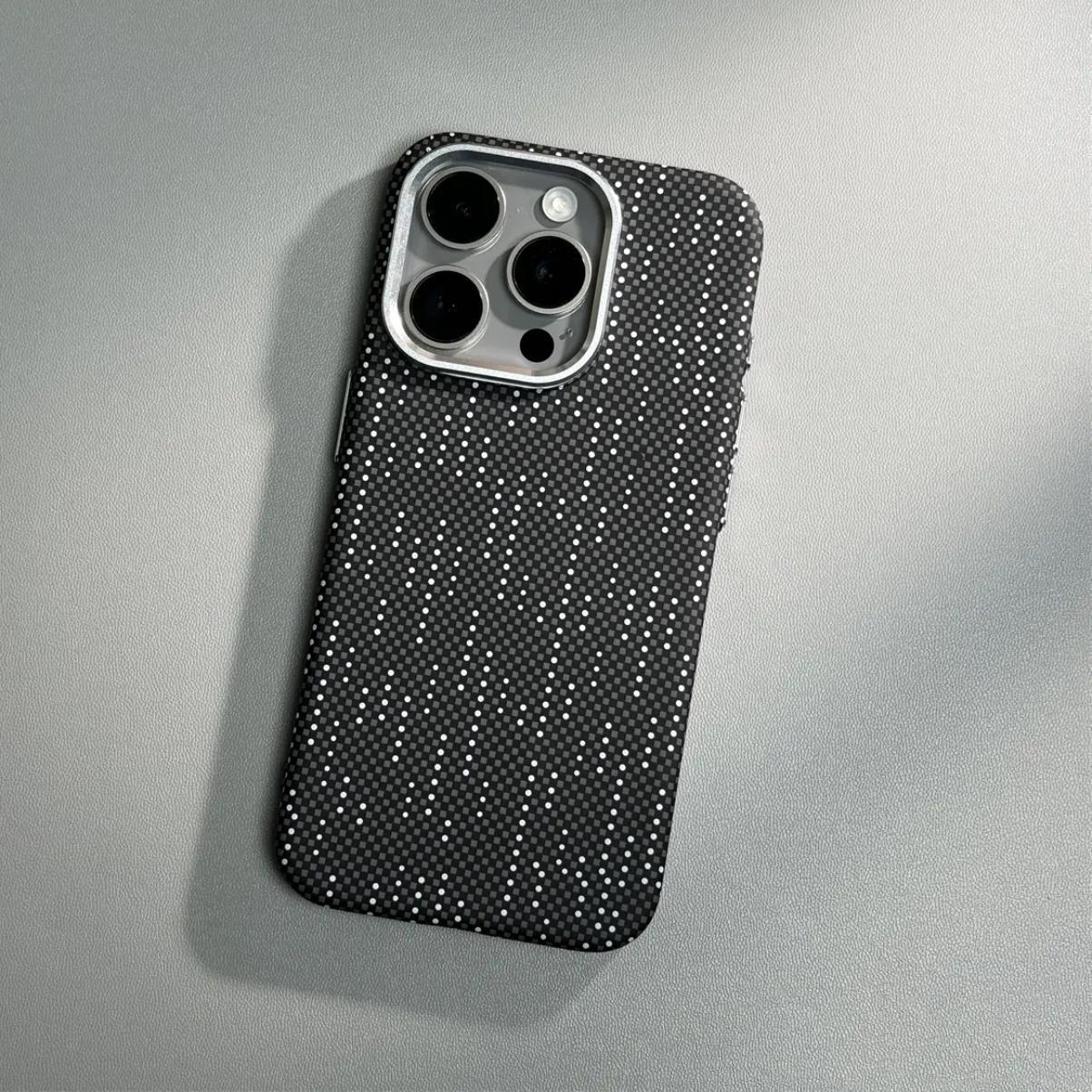 coque iPhone noir et blanc 