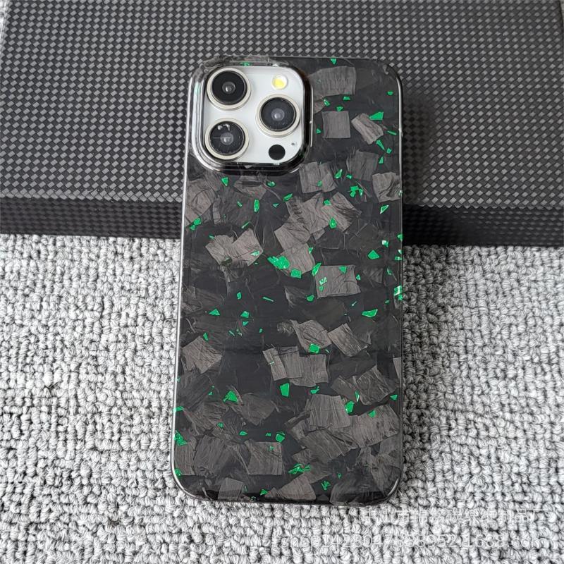 Coque iPhone carbone forgé vert