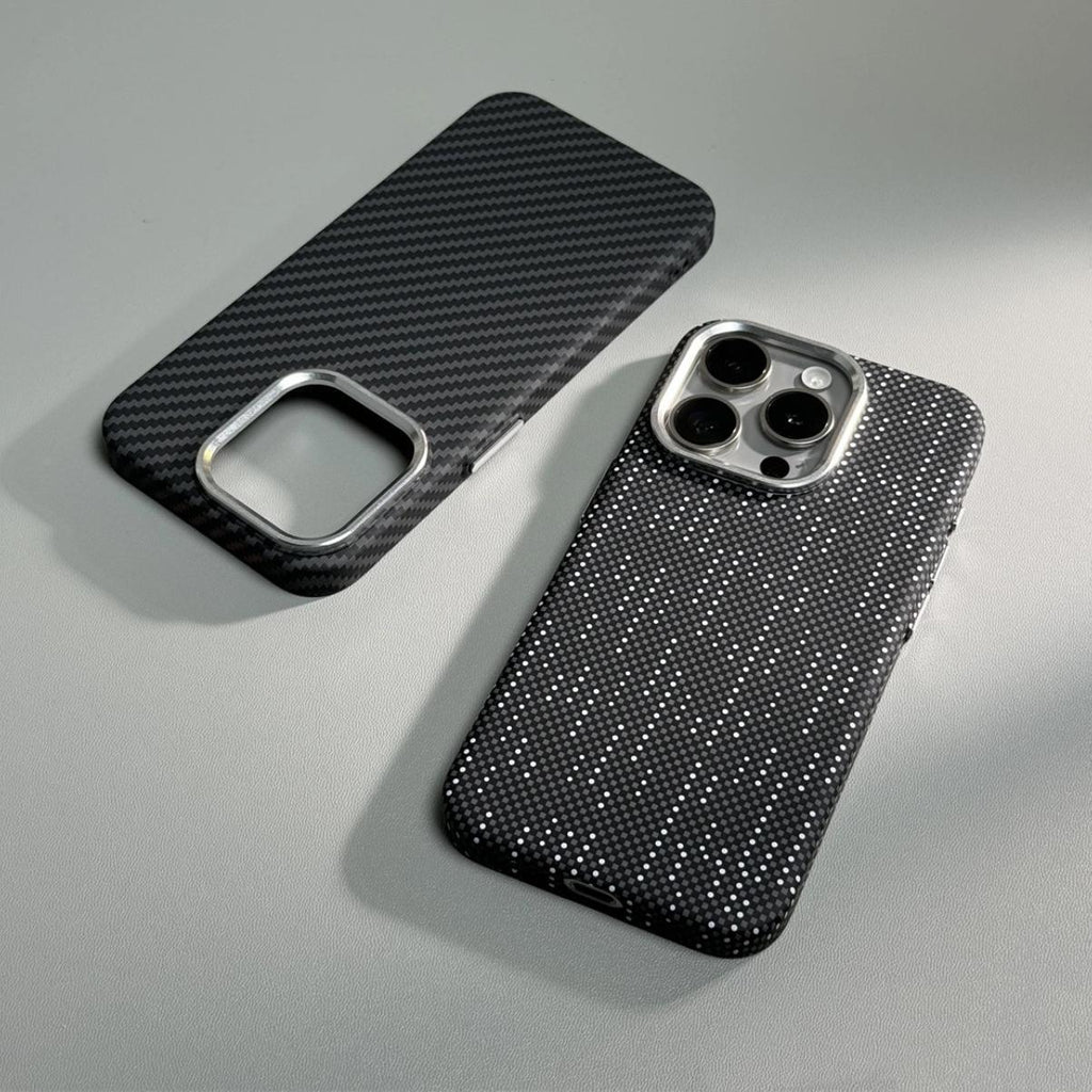 Coque iphone carbone noir et blanc 